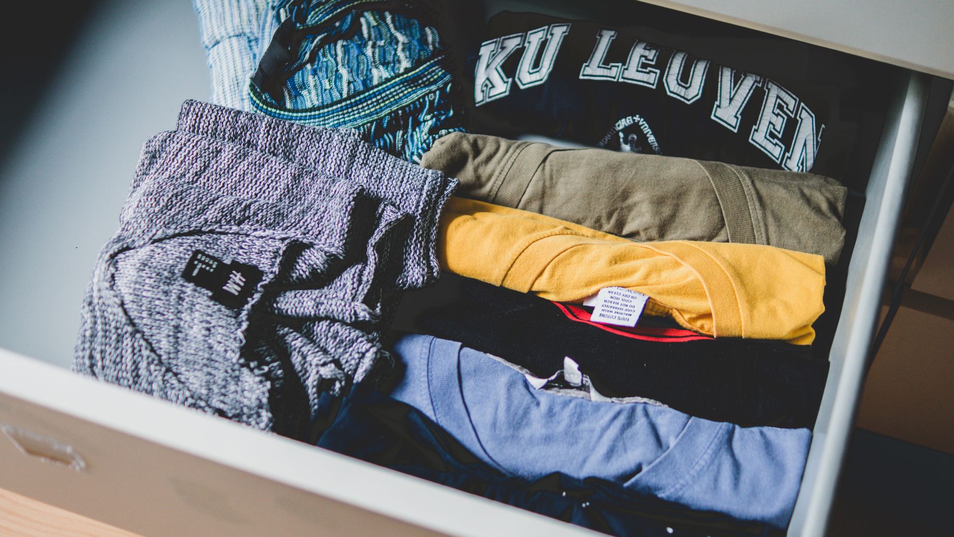 Vakverdelers voor laden — voorbeeldfoto ter illustratie